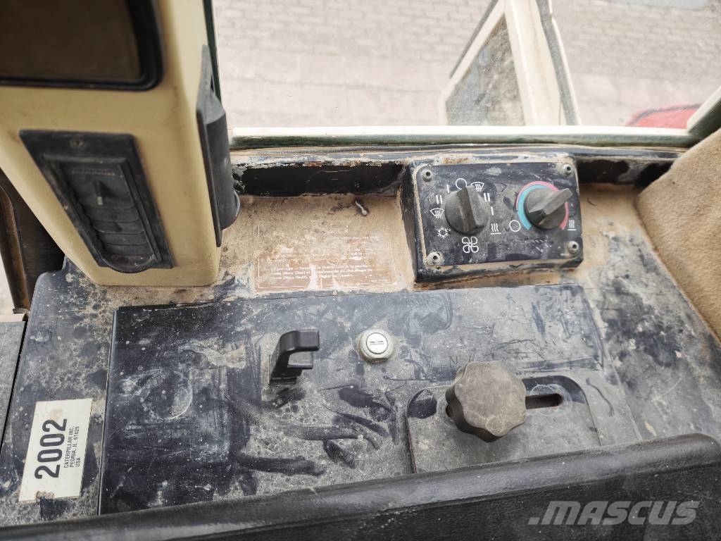 CAT 953 C *Ripper* Rupsladers