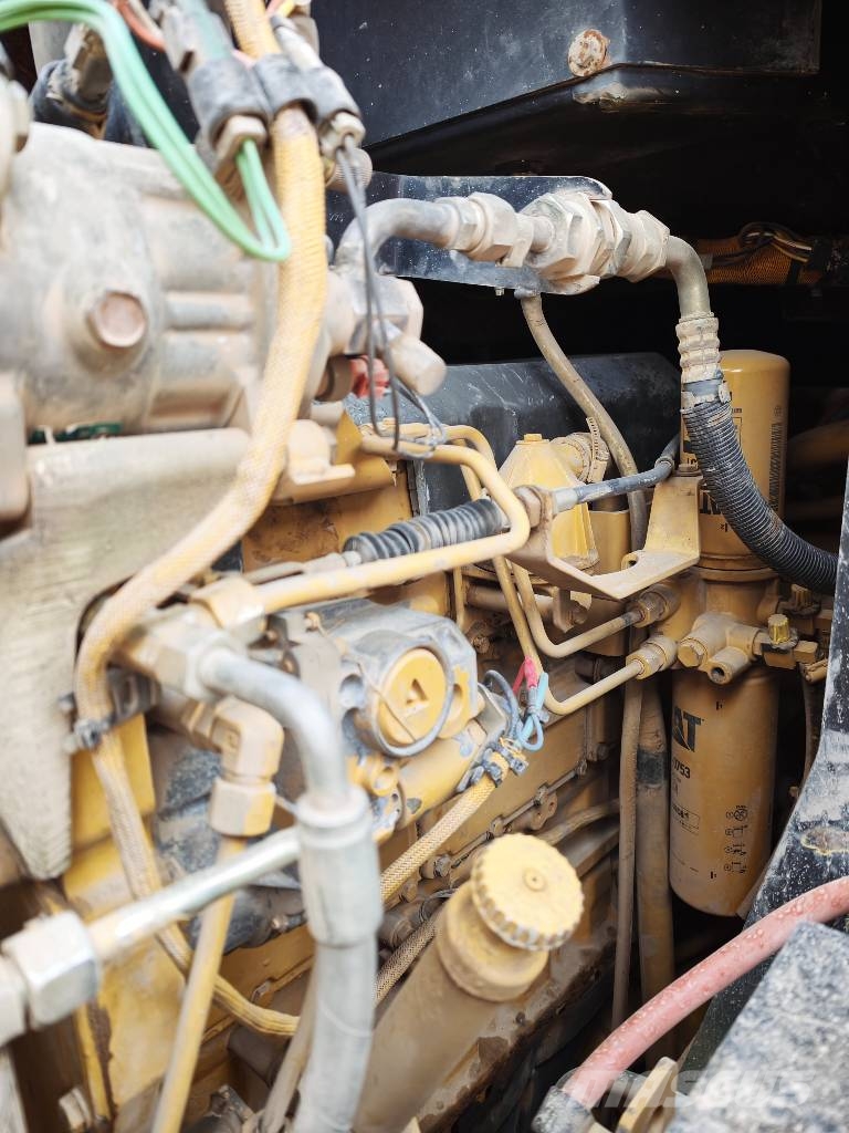 CAT 953 C *Ripper* Rupsladers