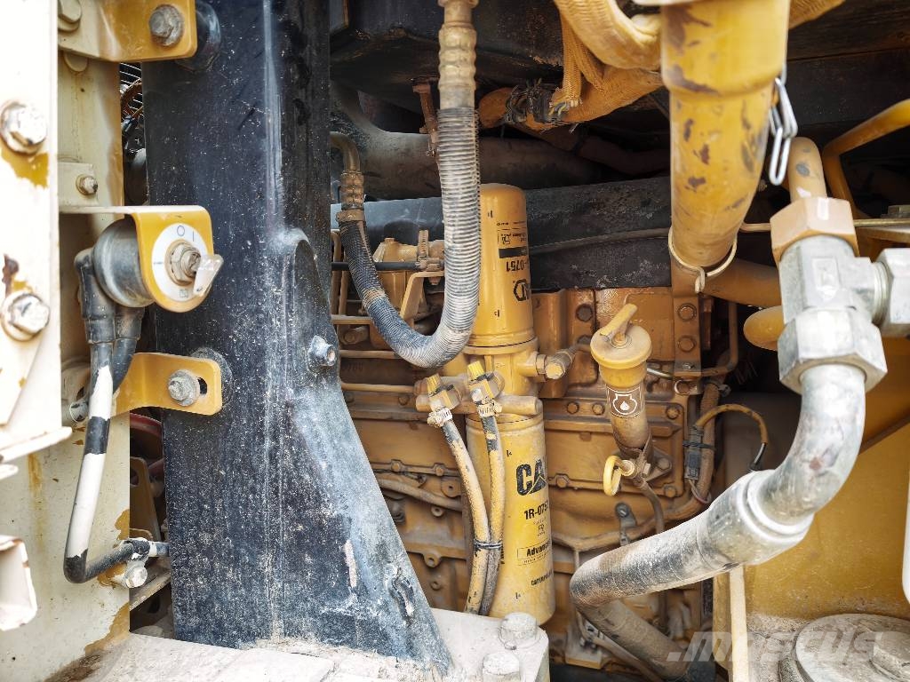 CAT 953 C *Ripper* Rupsladers