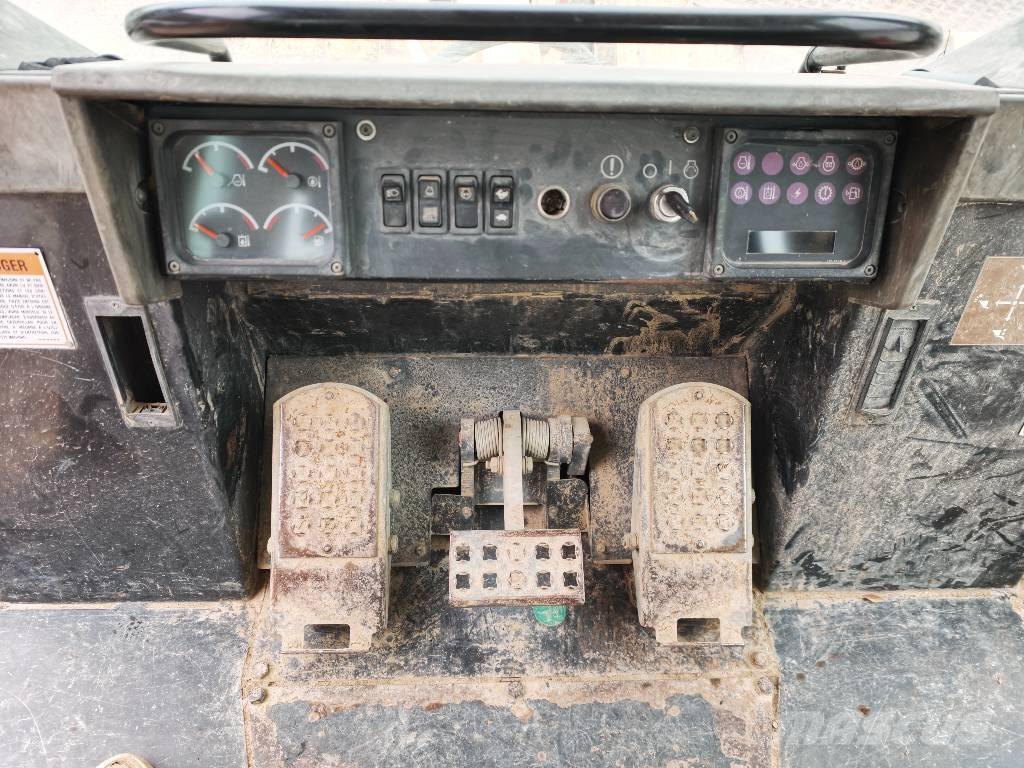 CAT 953 C *Ripper* Rupsladers