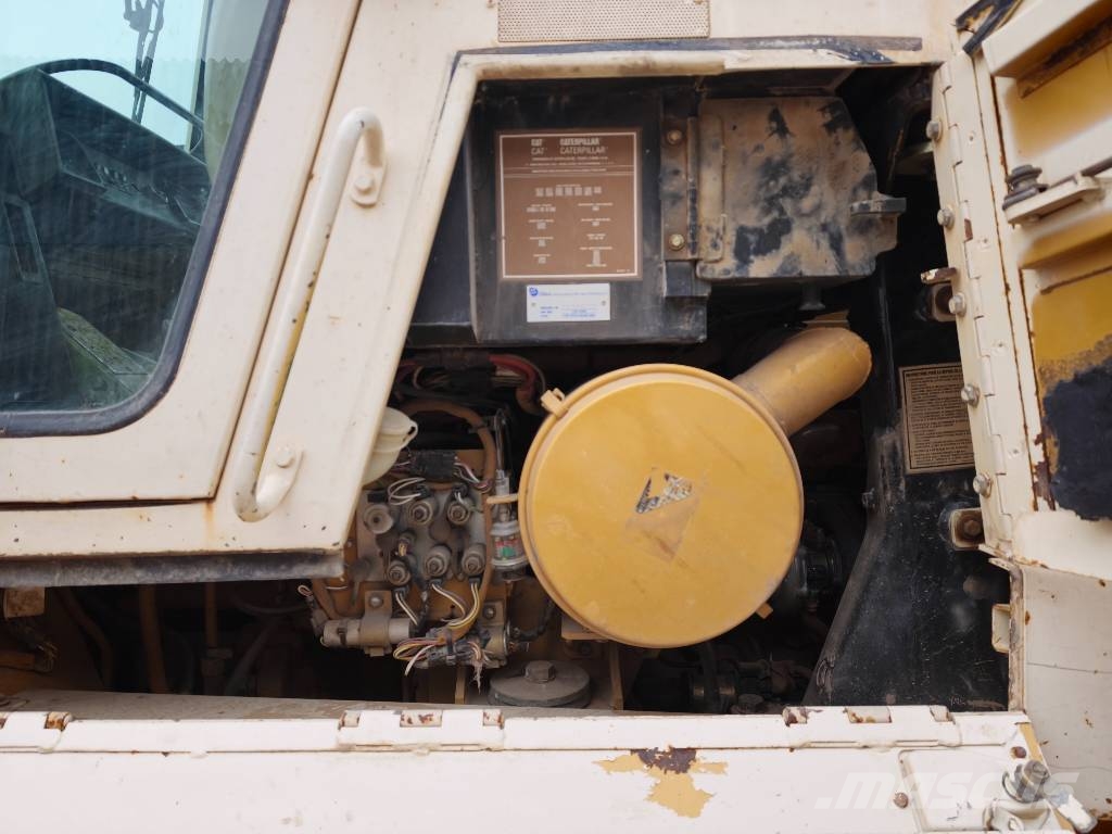 CAT 953 C *Ripper* Rupsladers