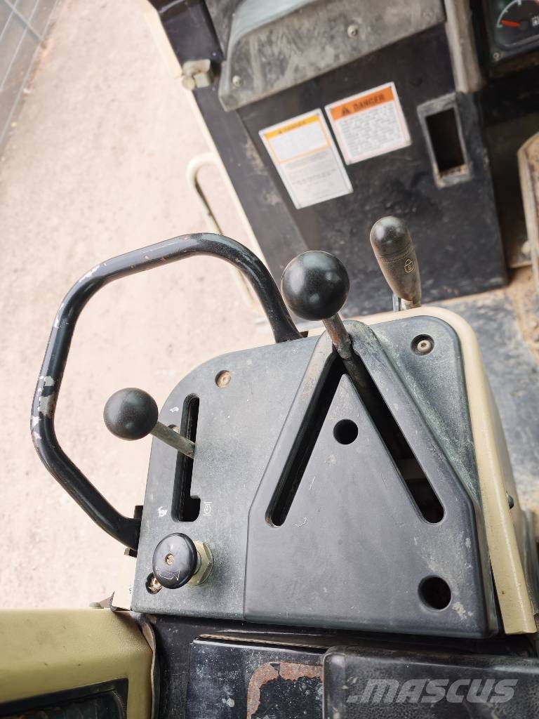 CAT 953 C *Ripper* Rupsladers