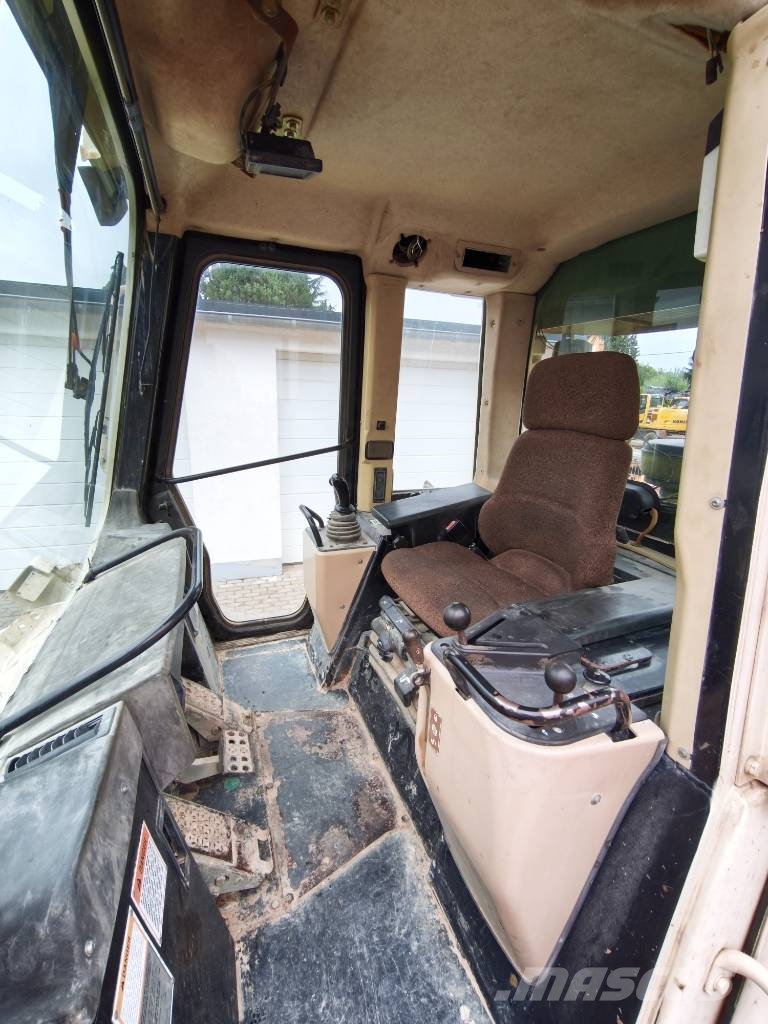 CAT 953 C *Ripper* Rupsladers