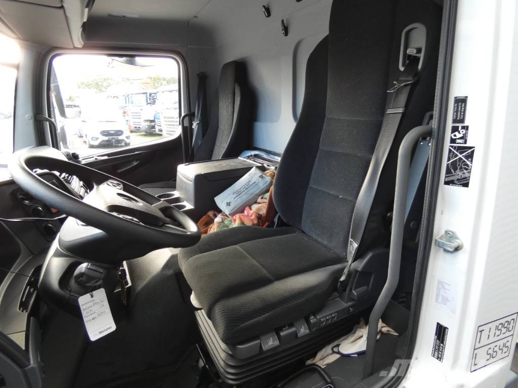 Mercedes-Benz Atego 1224 Autotransportere / Knæklad