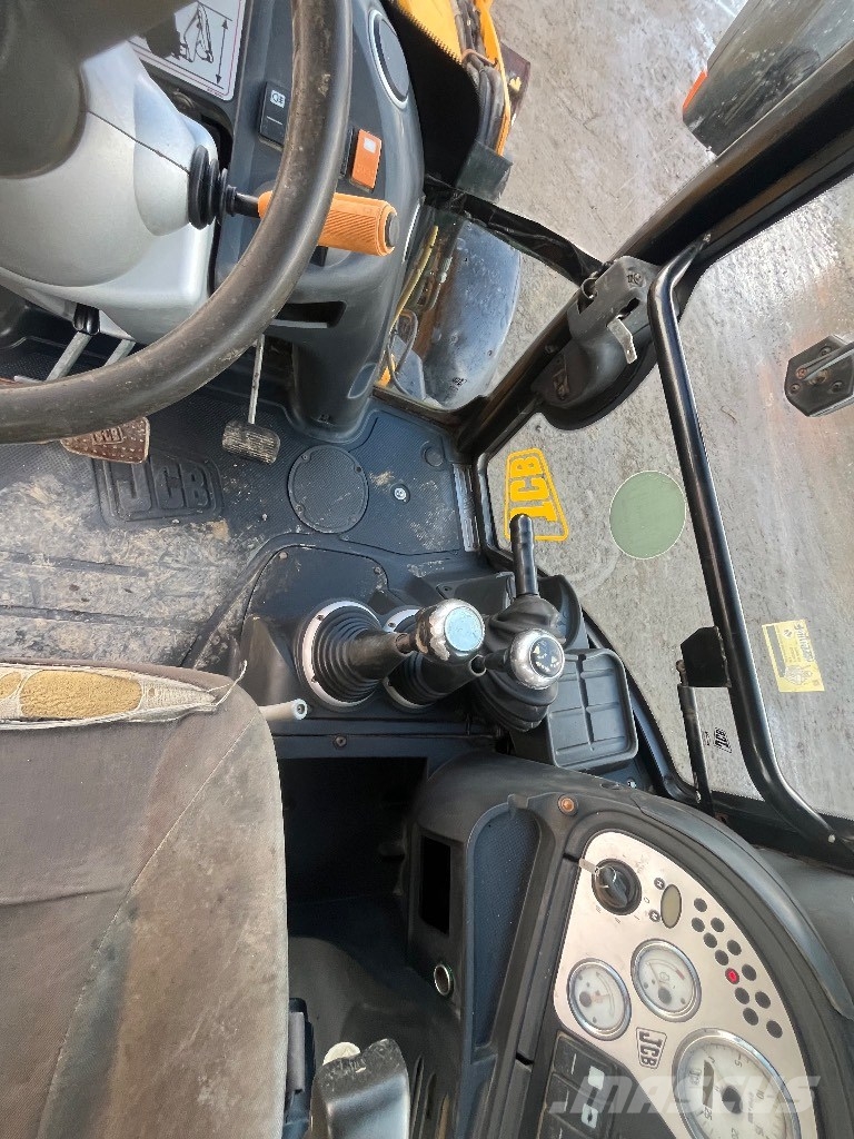 JCB 3 CX Товарач със заден ексватор
