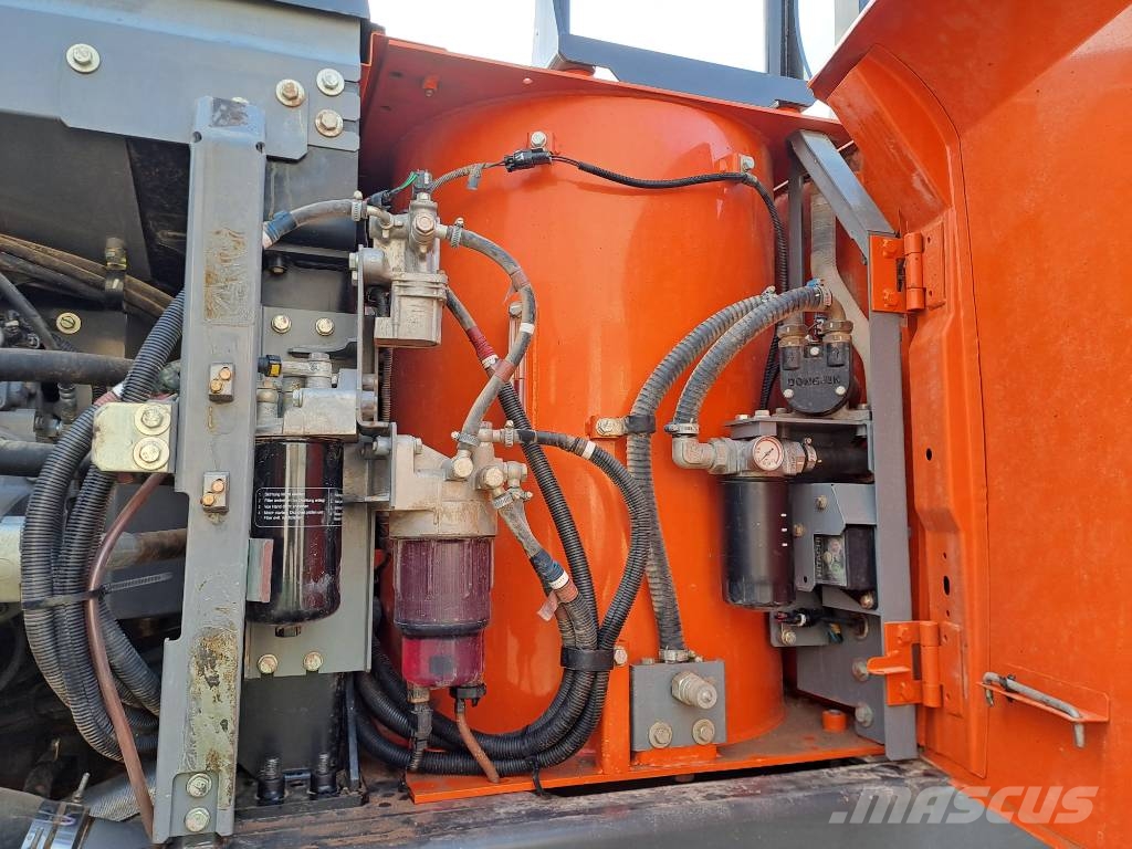 Hitachi ZX350LCN-6 履带挖掘机