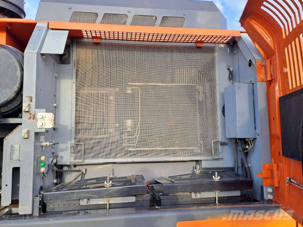 Hitachi ZX350LCN-6 履带挖掘机
