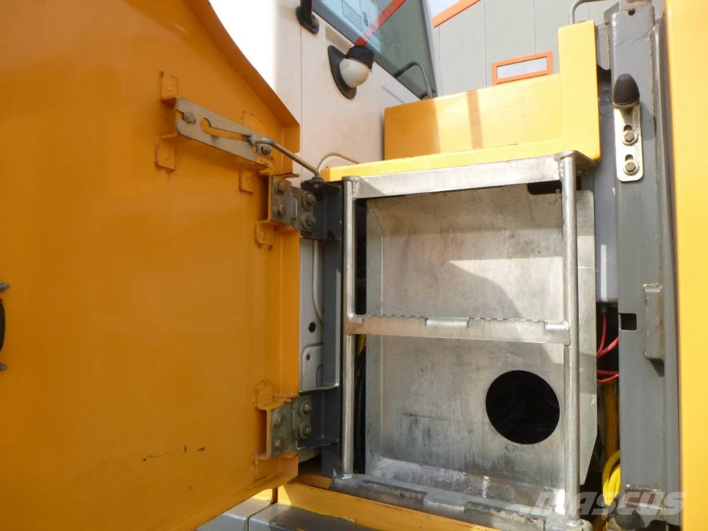 Liebherr R922LC 대형 굴삭기 29톤 이상