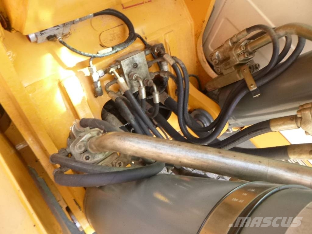 Liebherr R922LC 대형 굴삭기 29톤 이상