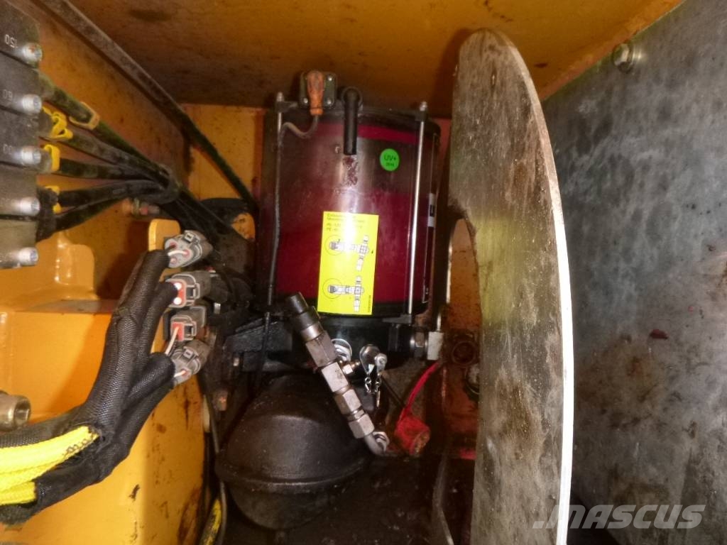Liebherr R922LC 대형 굴삭기 29톤 이상