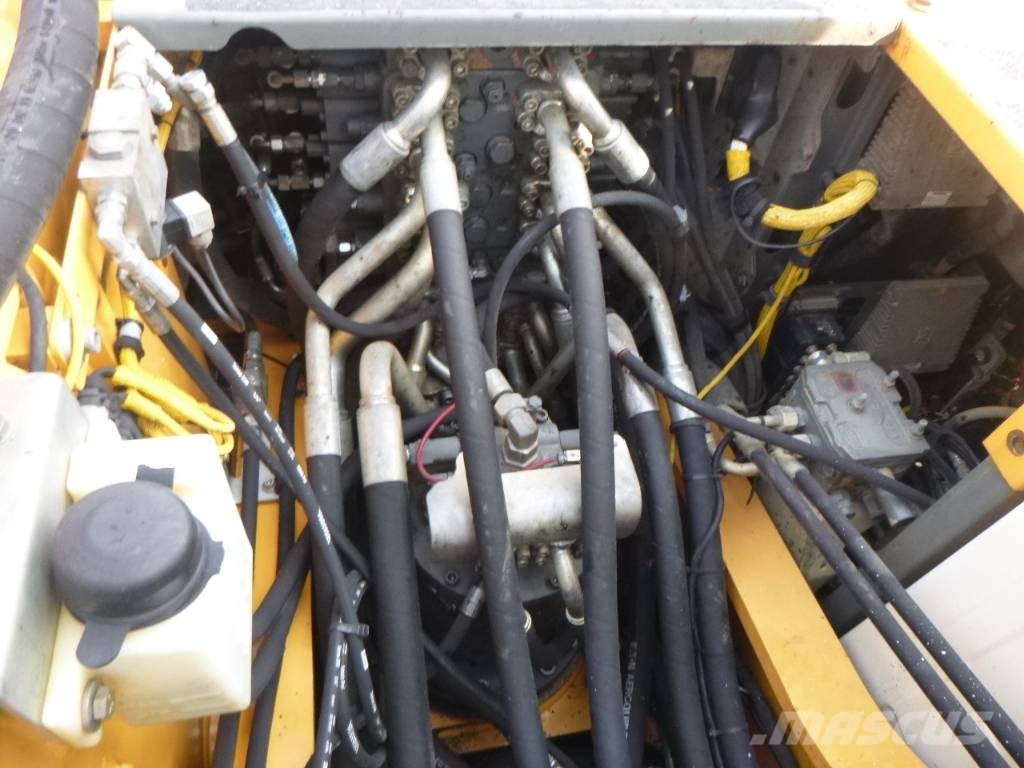 Liebherr R922LC 대형 굴삭기 29톤 이상