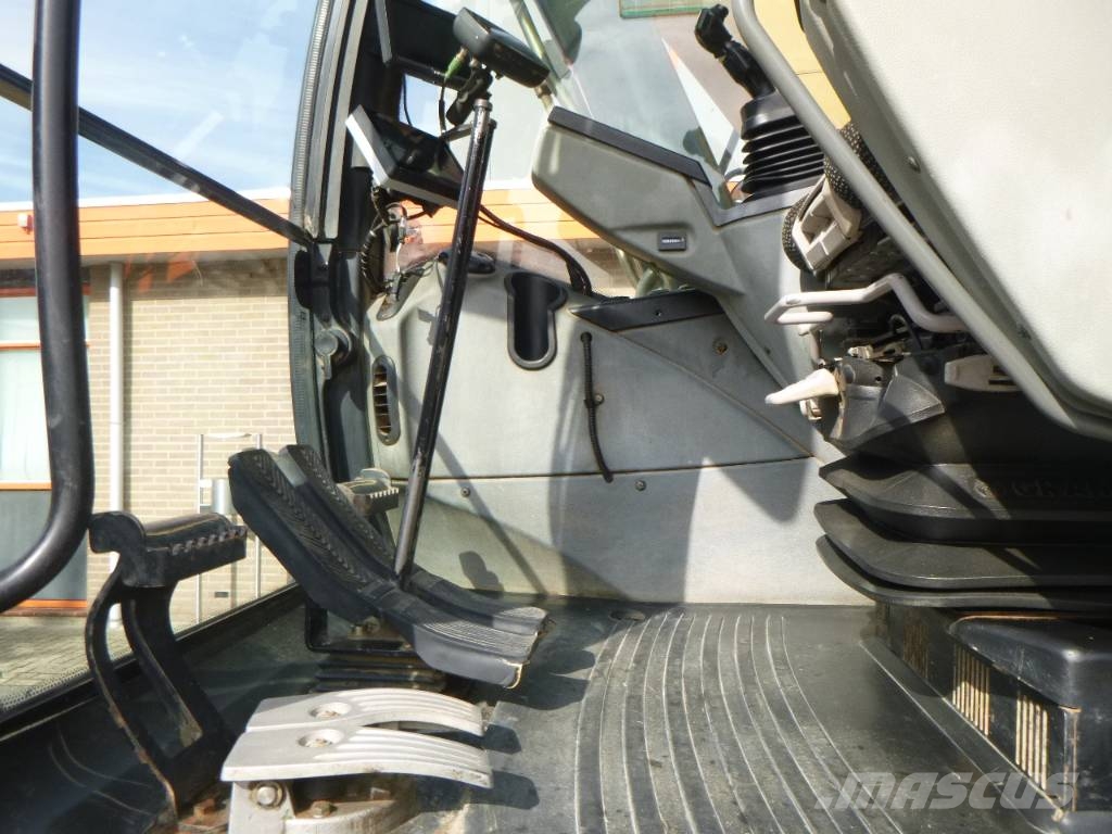 Liebherr R922LC 대형 굴삭기 29톤 이상