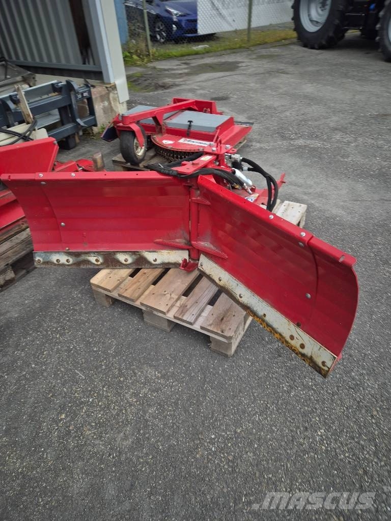 Ventrac 3400 Y Diesel 4WD åkgräsklippare med flera redskap Самоходные газонокосилки