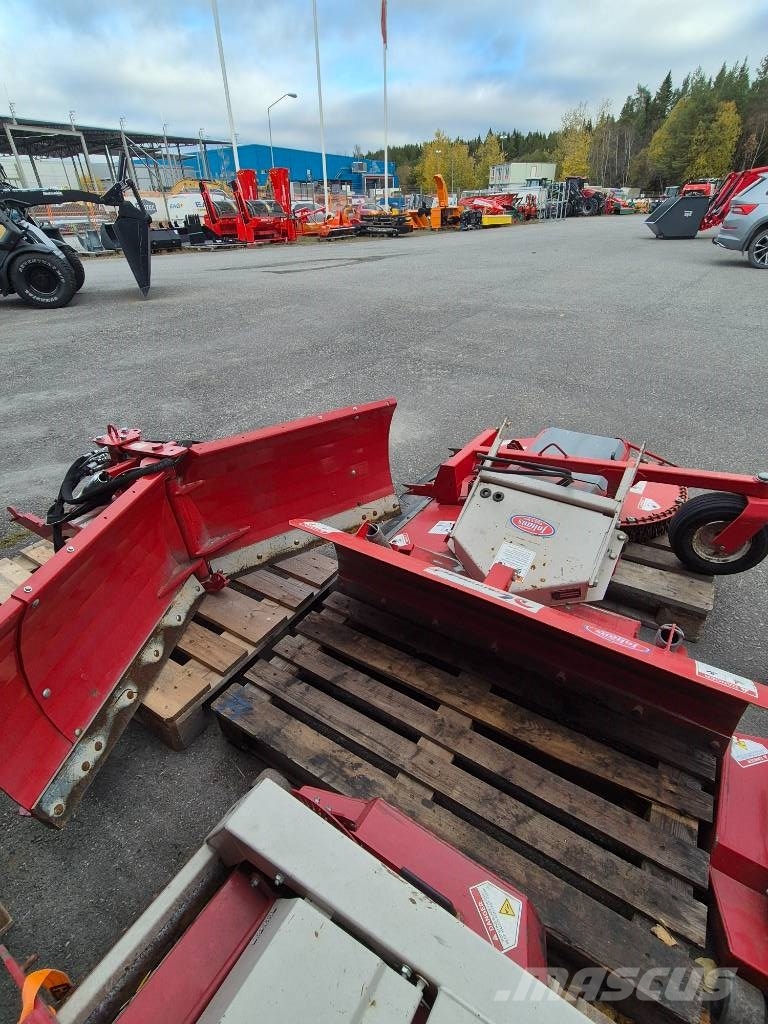Ventrac 3400 Y Diesel 4WD åkgräsklippare med flera redskap Самоходные газонокосилки