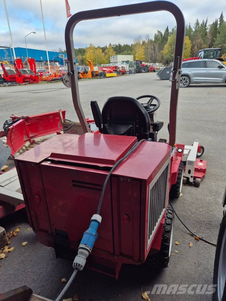 Ventrac 3400 Y Diesel 4WD åkgräsklippare med flera redskap Самоходные газонокосилки
