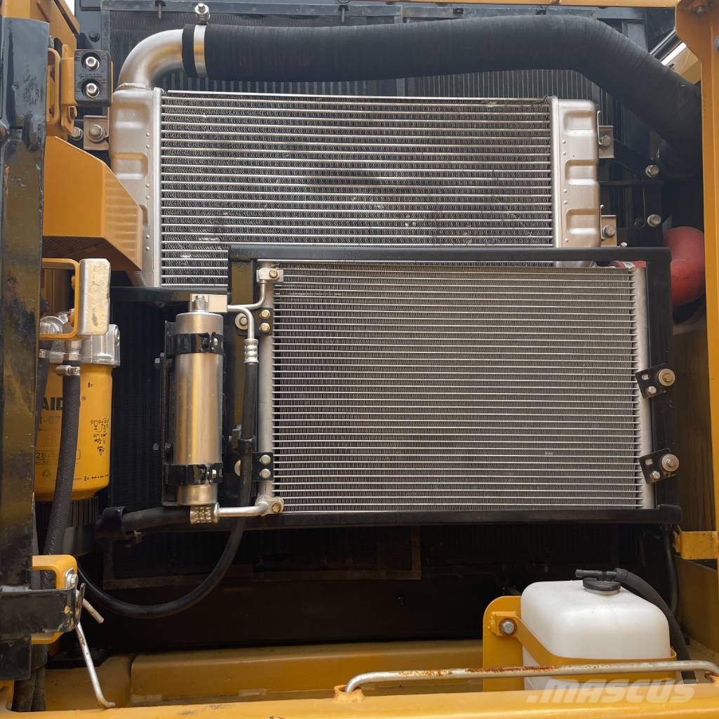 CAT 320D2 Bagri goseničarji
