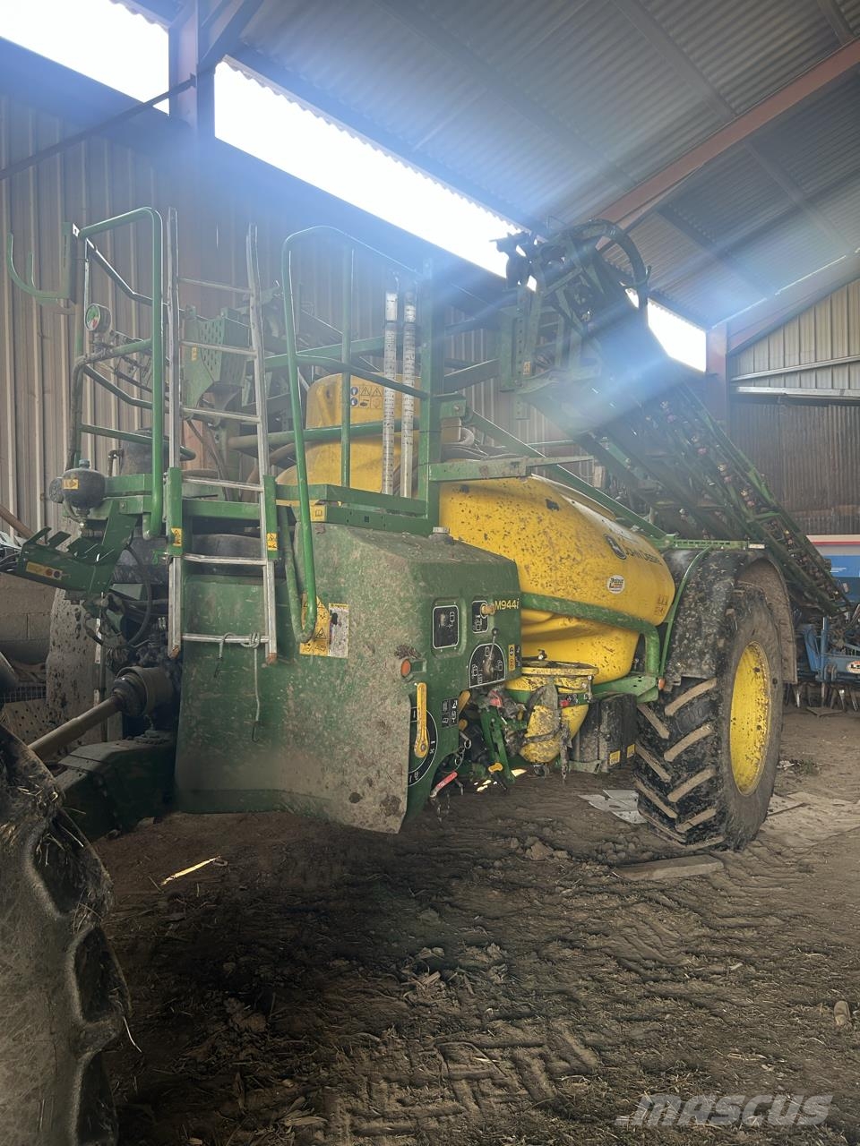 John Deere M944i Trailed sprayers