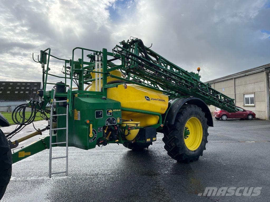 John Deere M944i Anhängespritzen