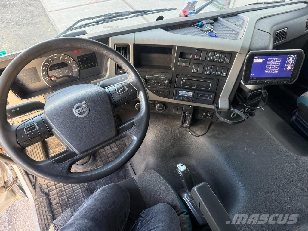 Volvo FM 330 6x2 EURO 6 - BOX 9,84m + FRIGOBLOCK + BÄR C Camiões caixa temperatura controlada