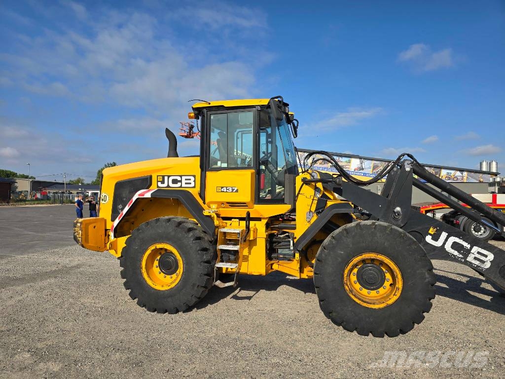 JCB 437 HT SHL لوادر بعجل