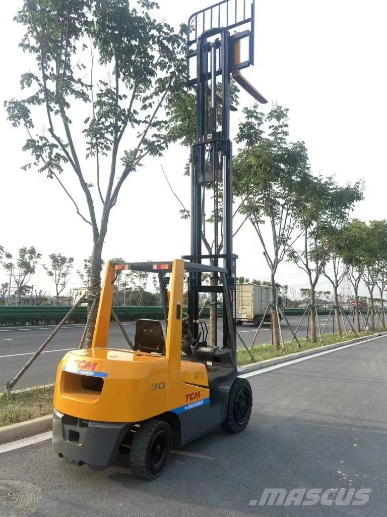 TCM FD 30 شاحنات الديزل