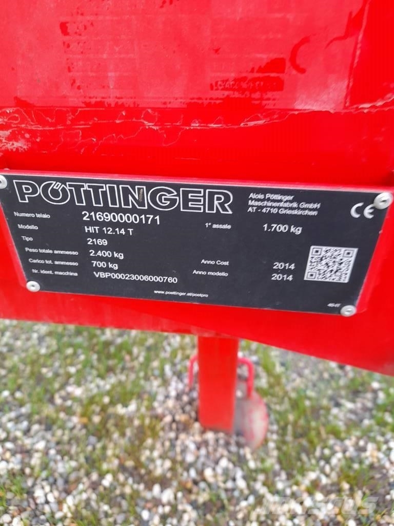 Pöttinger hit 12.14t 耙與翻草機