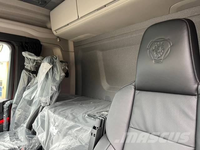 Scania R 560 Lastbil med kran