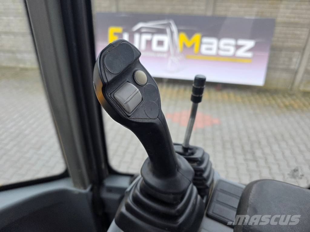 Volvo L30B-ZX, 2013 ROK, ŁYŻKA OTWIERANA + WIDŁY Cargadoras sobre ruedas