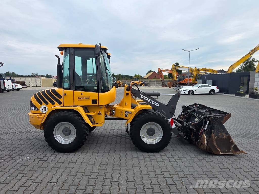Volvo L30B-ZX, 2013 ROK, ŁYŻKA OTWIERANA + WIDŁY Cargadoras sobre ruedas