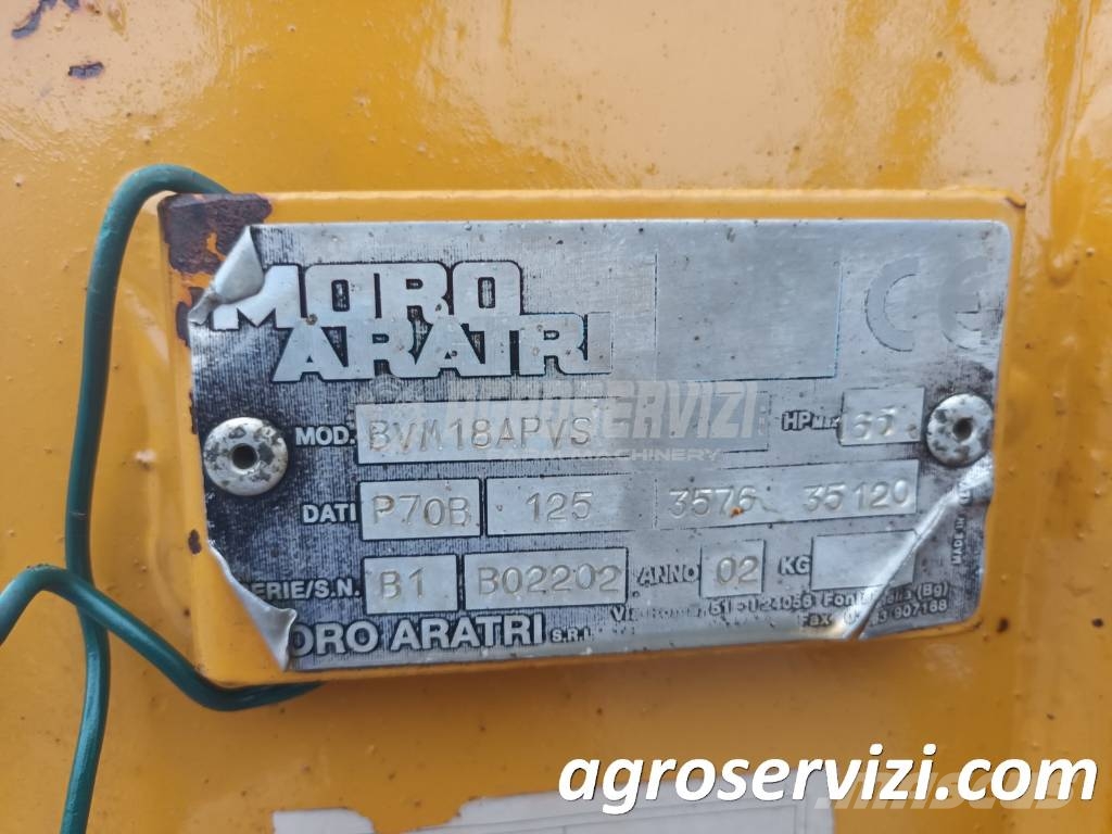 MORO ARATRI ARATRO BIVOMERE MORO ARATRI (ANNO 2002 Wentelploegen