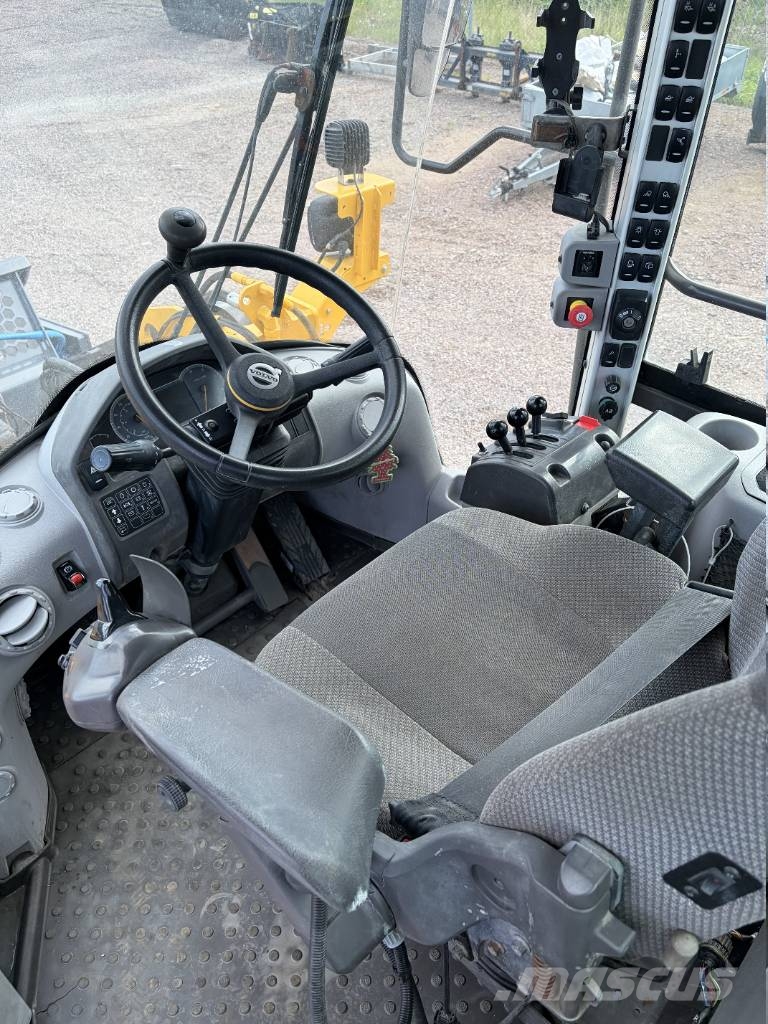 Volvo L 70 H لوادر بعجل