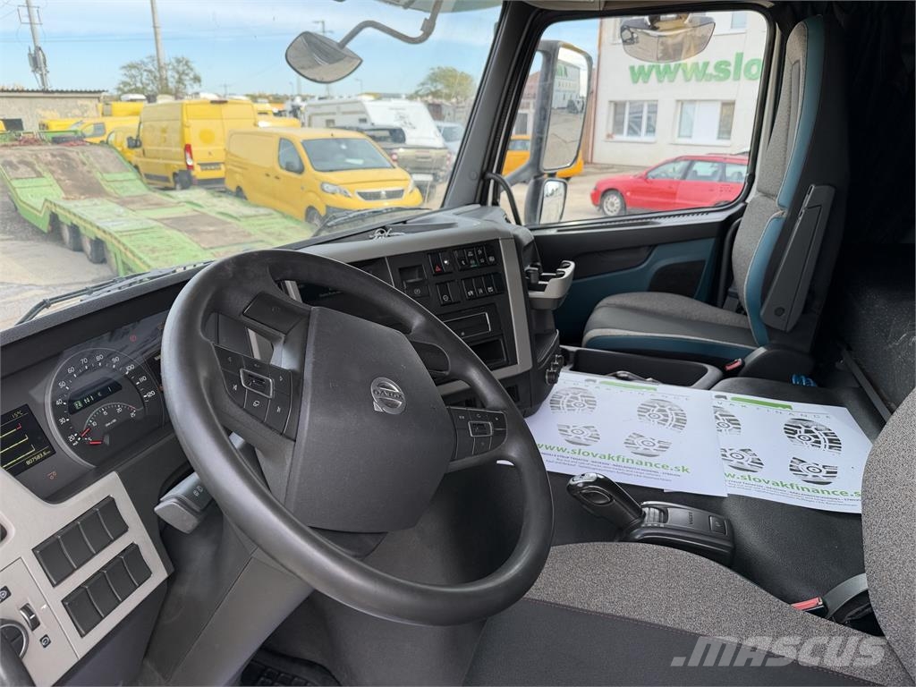 Volvo FM VIN 497 626 Camiones de caja de lona