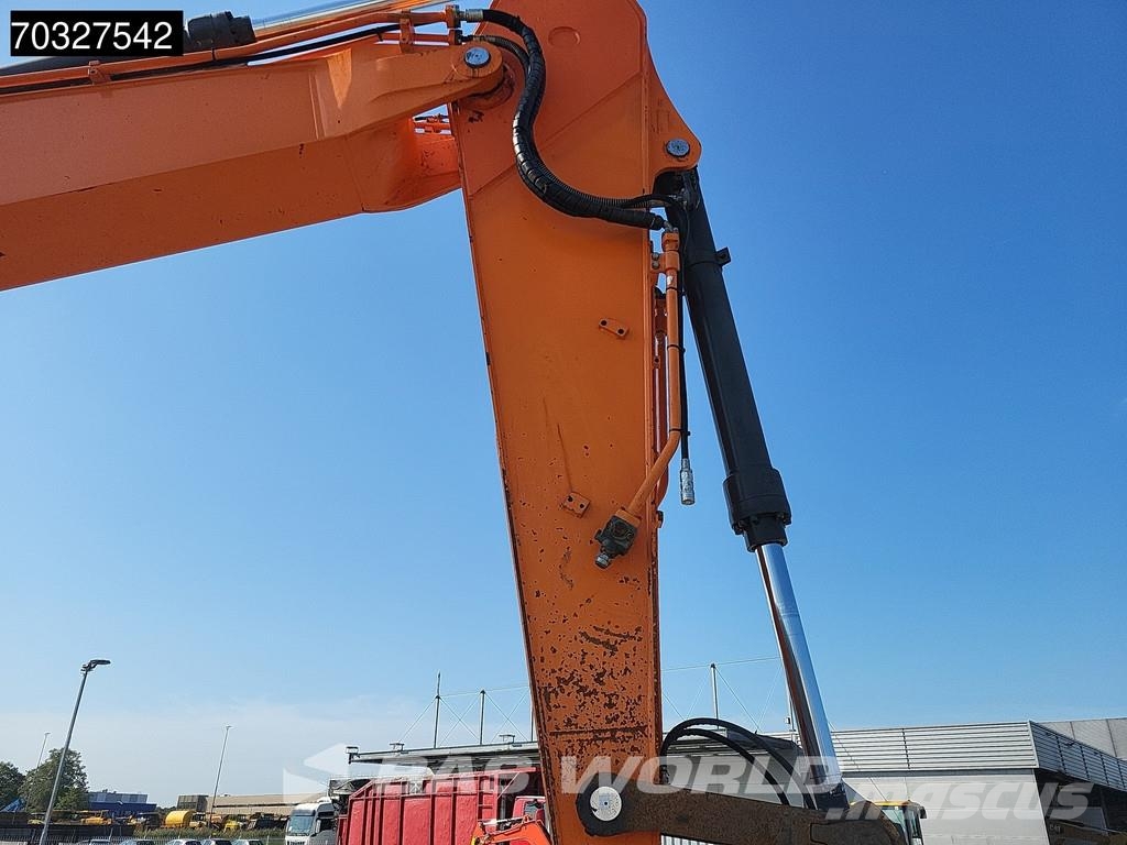 Doosan DX225 LC-5 Kāpurķēžu ekskavatori