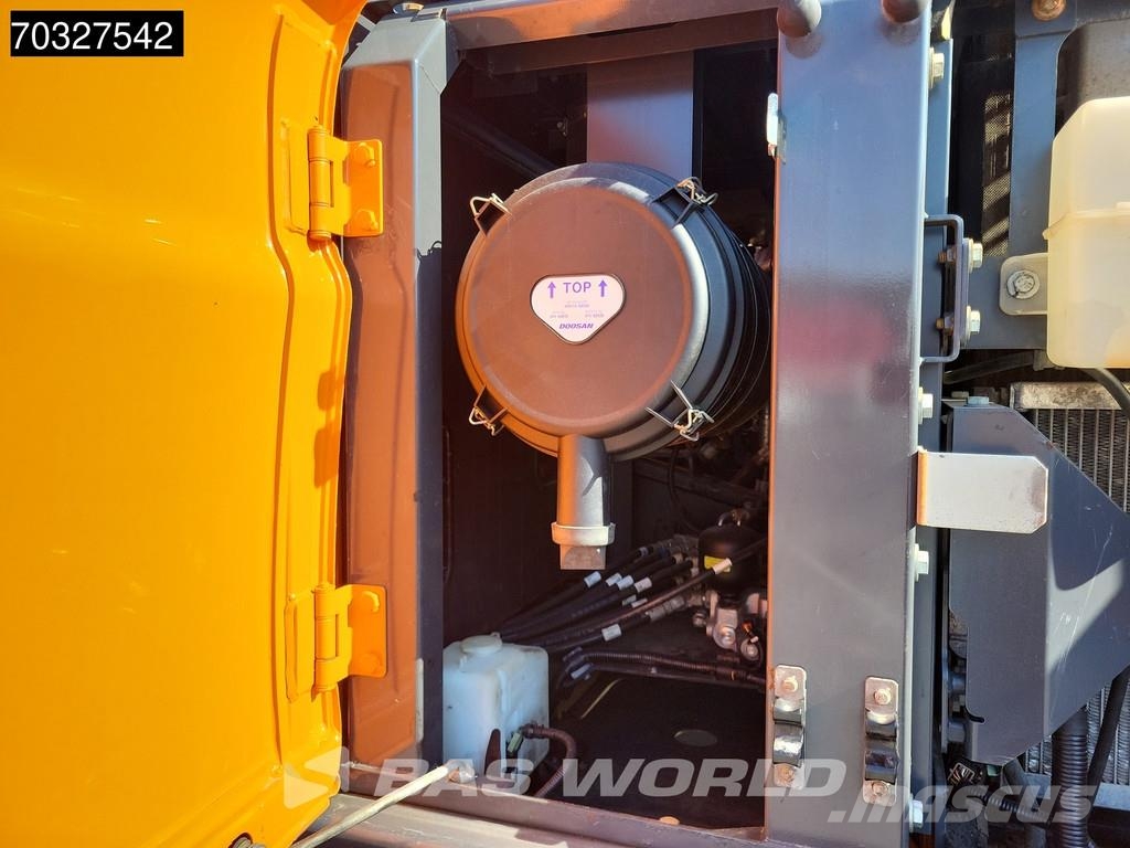 Doosan DX225 LC-5 Kāpurķēžu ekskavatori