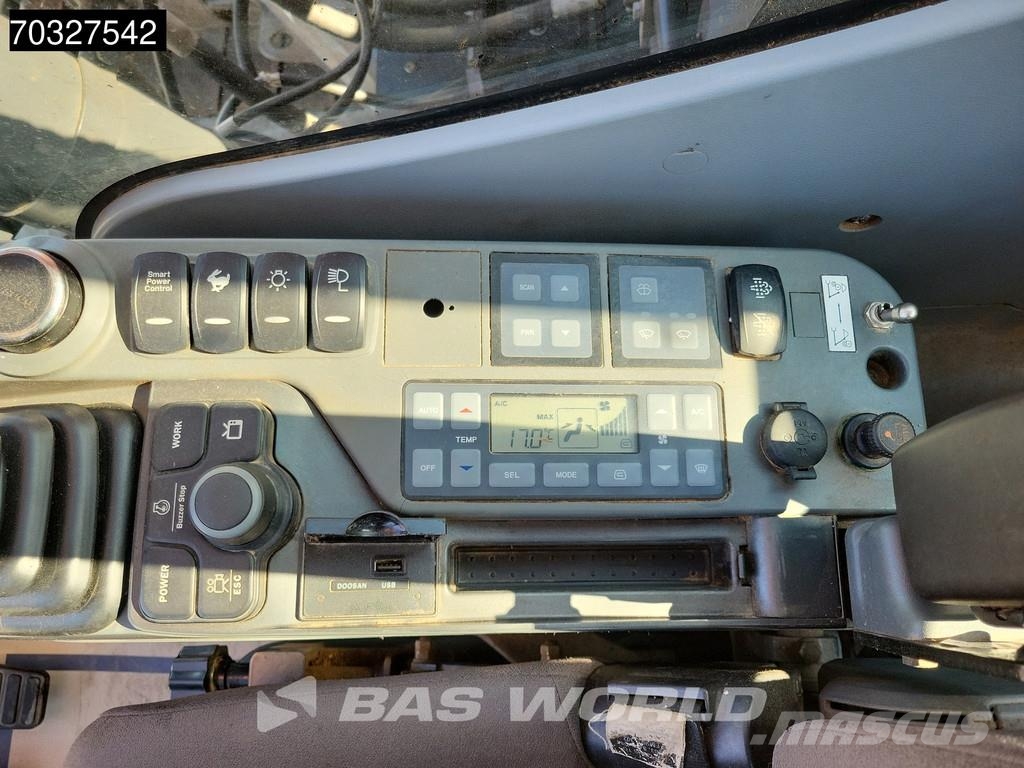 Doosan DX225 LC-5 Kāpurķēžu ekskavatori