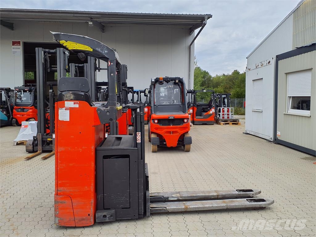 Linde D12RW 行走式堆垛机