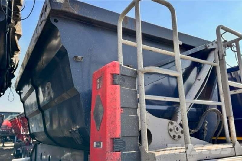 Afrit 18mÂ³ Interlink Side Tipper Trailer Anders