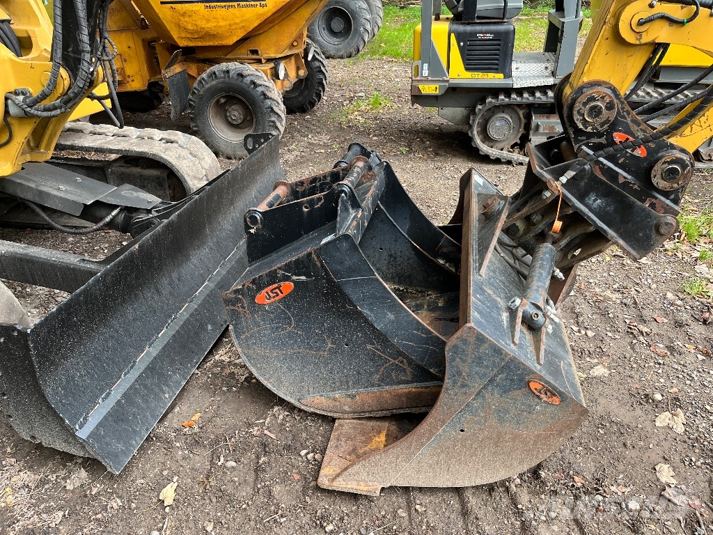 CAT 308 CR Midi excavators 7t - 12t