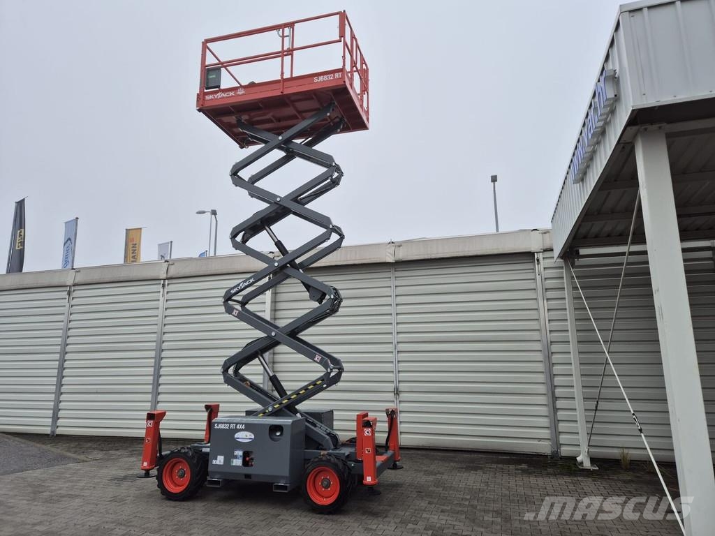 SkyJack SJ 6832 RT Saxlifte
