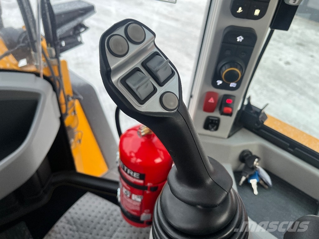 JCB 413 K / Uusi, Takuu 12kk Cargadoras sobre ruedas