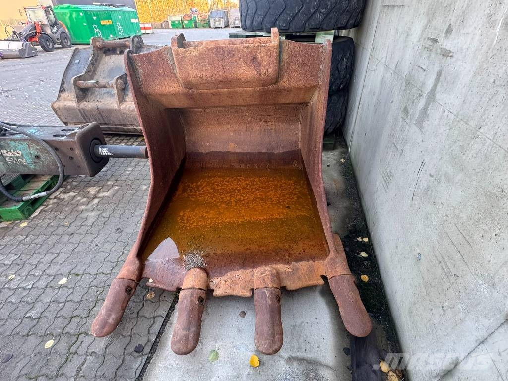 Gjerstad 2000l graveskuffe m tenner Bakken