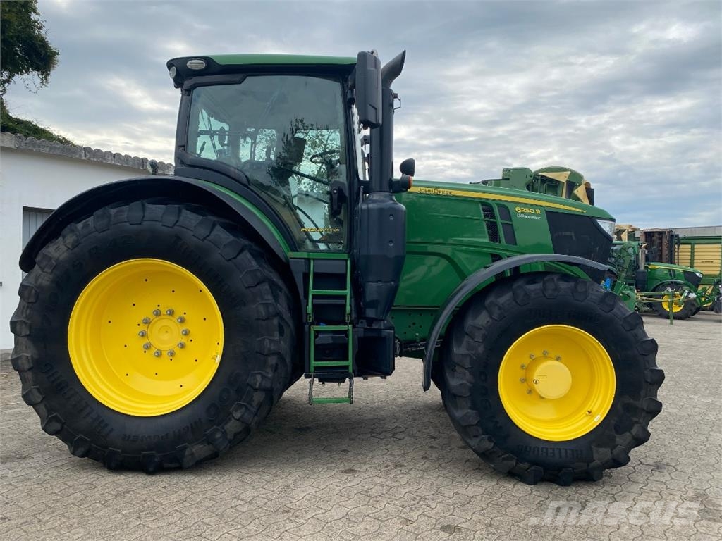 John Deere 6250R Traktoren