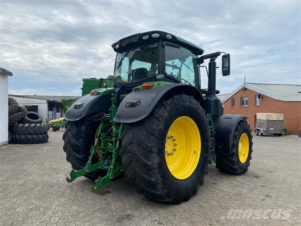 John Deere 6250R Traktoren