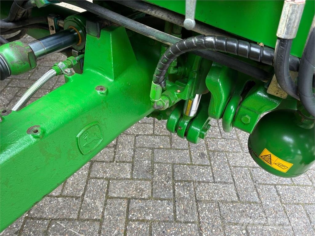 John Deere 6150R Traktorok