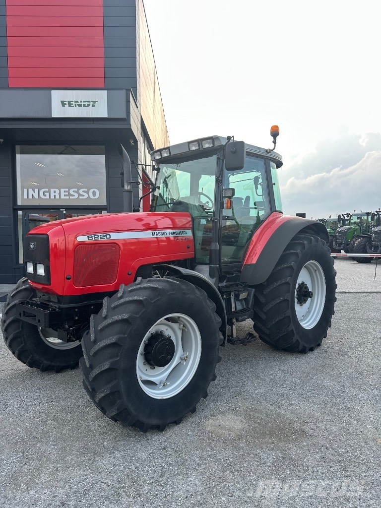 Massey Ferguson 8220 Traktori