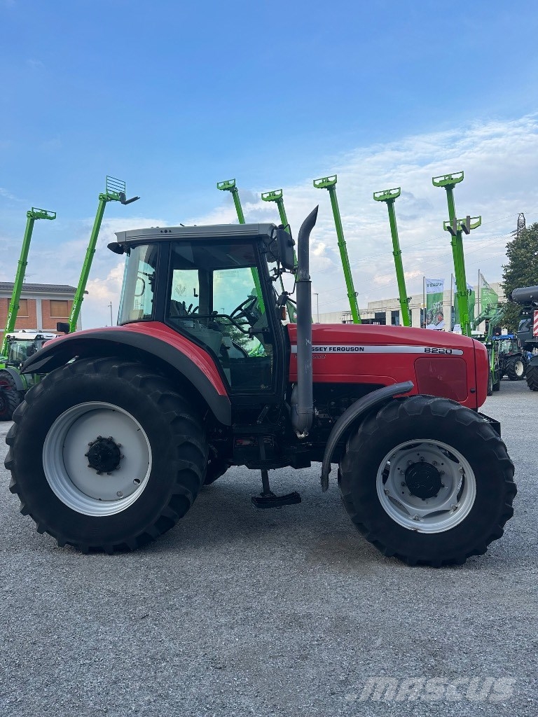 Massey Ferguson 8220 Traktori