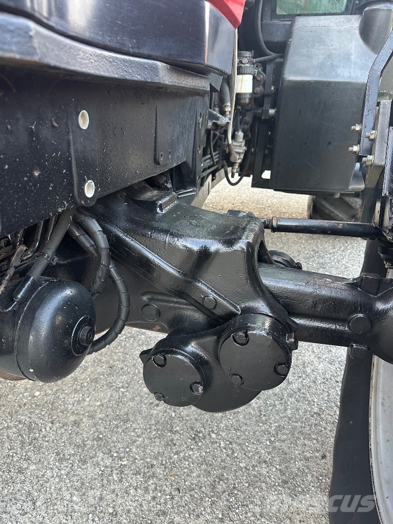 Massey Ferguson 8220 Traktori