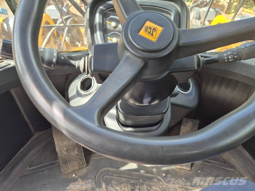 JCB 437 HT لوادر بعجل