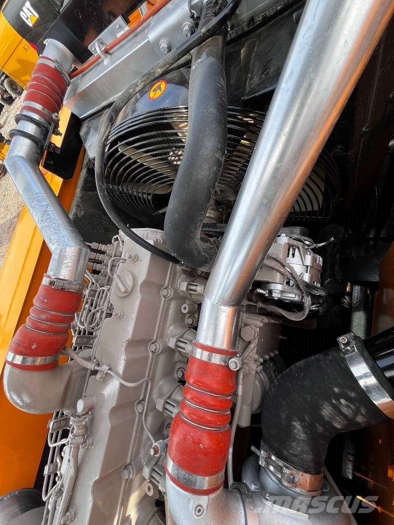 Hyundai 305LC-9T Raupenbagger