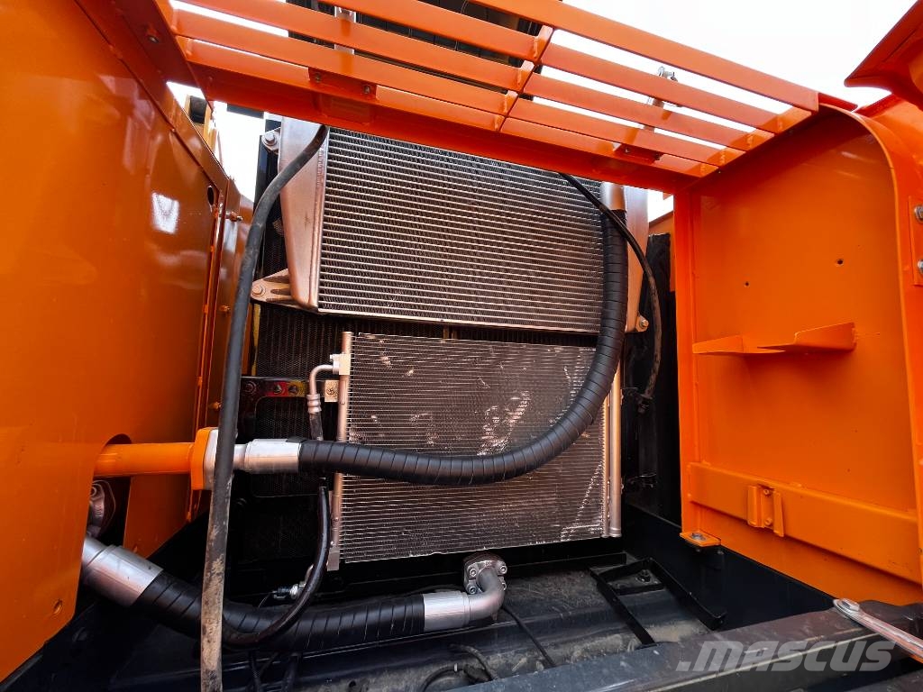 Hyundai 305LC-9T Raupenbagger